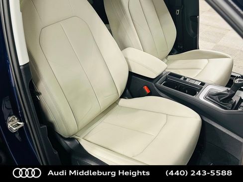 Certified 2025 Audi Q3 2.0T Premium w/ Convenience Package image 29