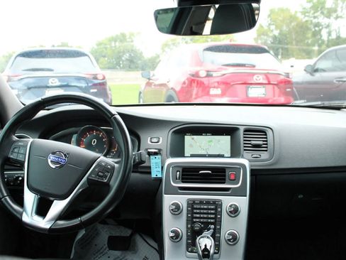 Used 2017 Volvo S60 T5 Dynamic w/ Vision Package image 16