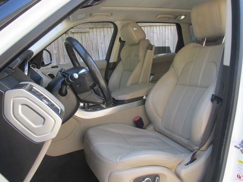Used 2016 Land Rover Range Rover Sport HSE image 8
