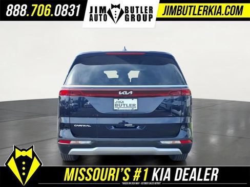 Used 2024 Kia Carnival LX FWD image 23