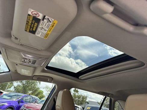 Used 2022 Toyota RAV4 XLE Premium AWD/4WD image 22