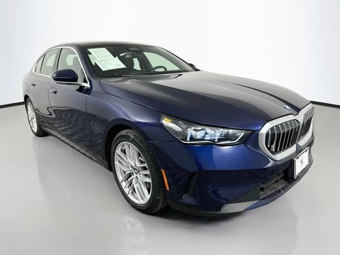Used 2024 BMW 530i w/ Executive Package RWD image 3