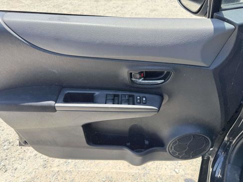 Used 2012 Toyota Yaris SE FWD image 13