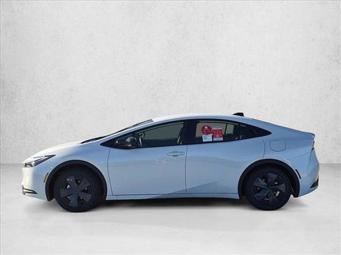 New 2027 Toyota Prius LE FWD image 5