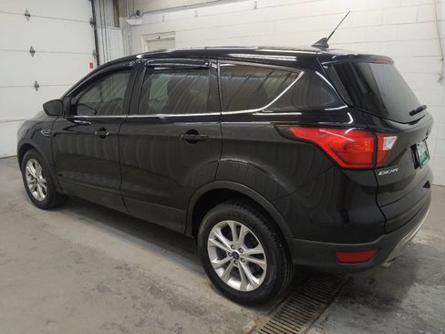 Used 2019 Ford Escape SE FWD image 3