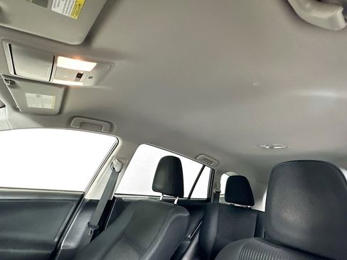 Used 2017 Toyota RAV4 LE FWD image 11