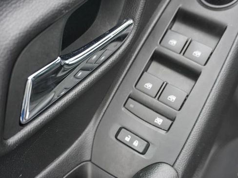 Used 2022 Chevrolet Trax LT w/ LT Convenience Package FWD image 7
