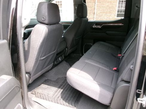 Used 2025 Chevrolet Silverado 1500 LT image 16