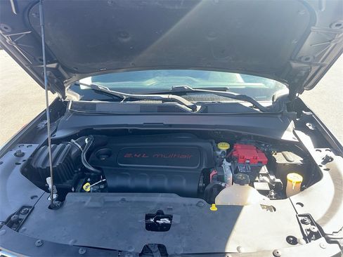 Used 2021 Jeep Compass Latitude image 29