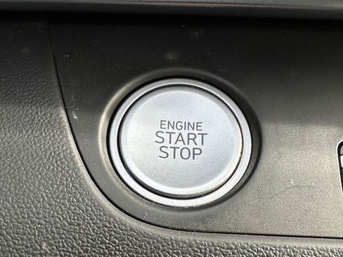 Certified 2024 Hyundai Elantra Limited image 35