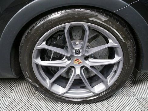 Certified 2025 Porsche Cayenne Turbo GT image 39