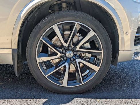 Used 2018 Volvo XC90 T6 Momentum w/ Convenience Package image 11