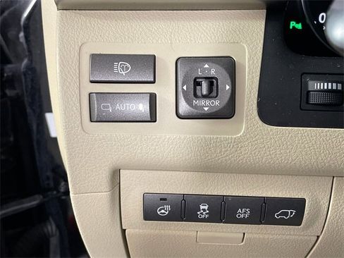 Used 2015 Lexus LX 570 4WD image 17