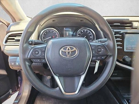 Used 2018 Toyota Camry LE FWD image 11