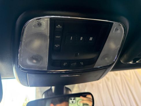 Used 2020 Jeep Grand Cherokee Altitude AWD/4WD image 25