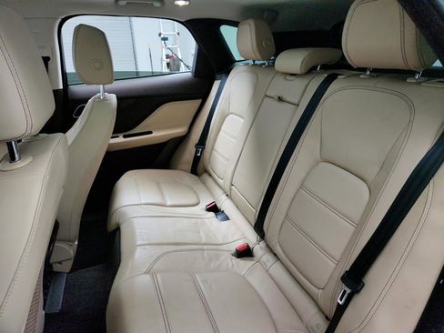 Used 2017 Jaguar F-PACE Prestige image 24