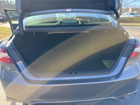 Used 2023 Toyota Camry SE image 11