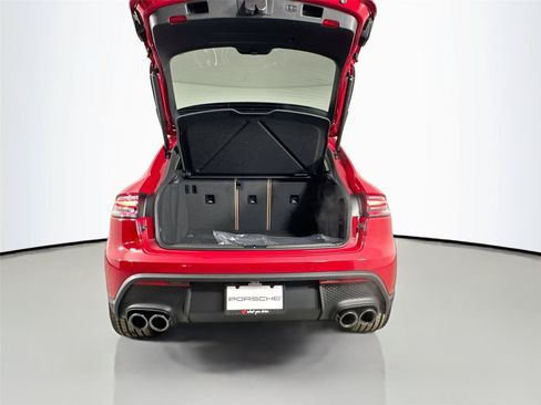 Certified 2026 Porsche Macan AWD/4WD image 36