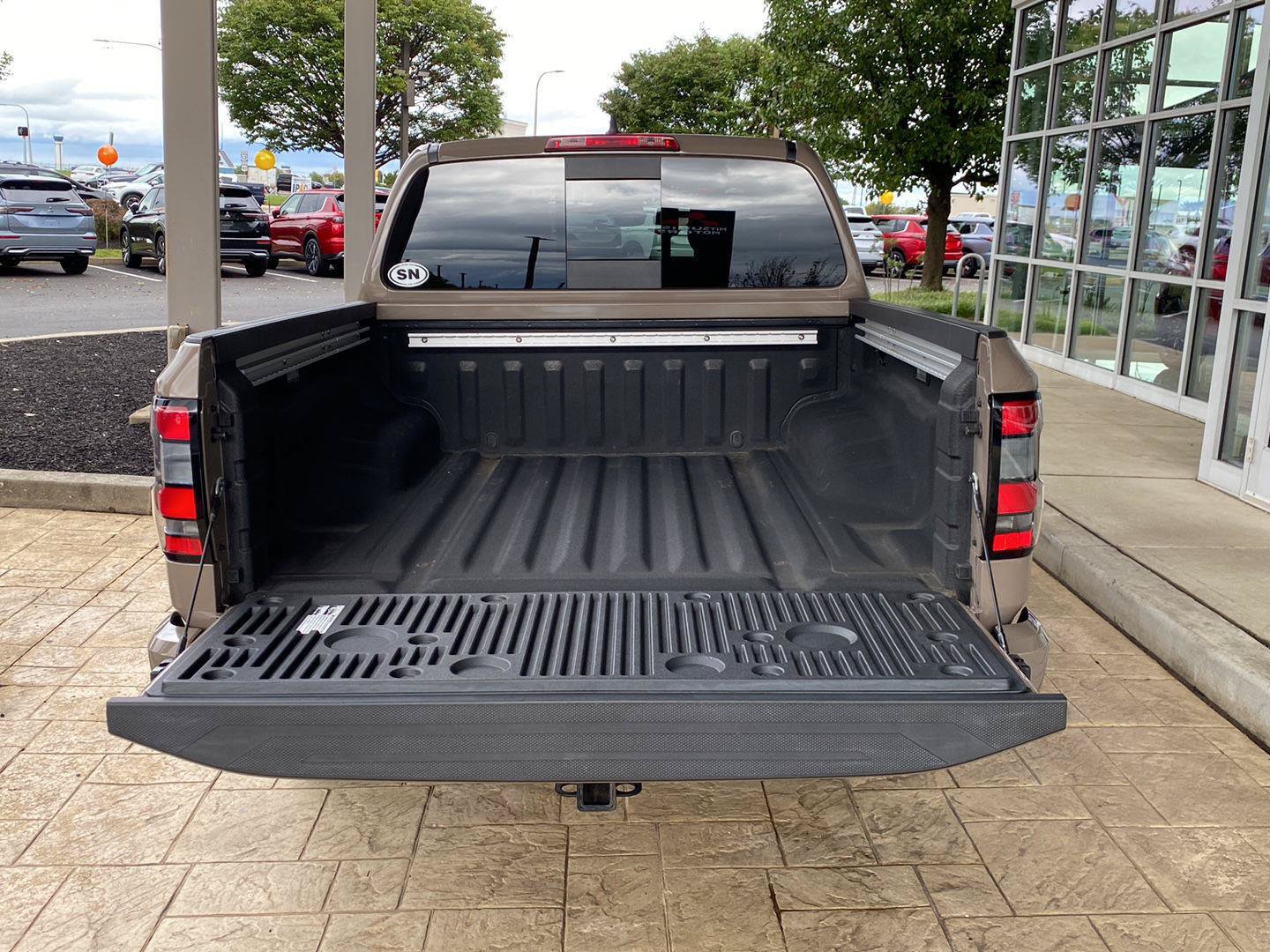 Certified 2023 Nissan Frontier PRO-4X w/ Pro Convenience Package AWD/4WD image 10