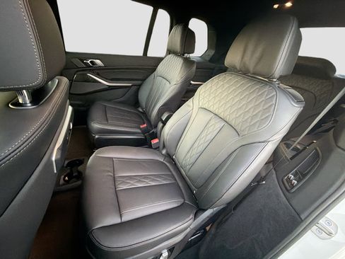 New 2026 BMW X7 M60i w/ Climate Comfort Package image 23