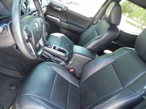 Used 2021 Toyota Tacoma TRD Sport image 20