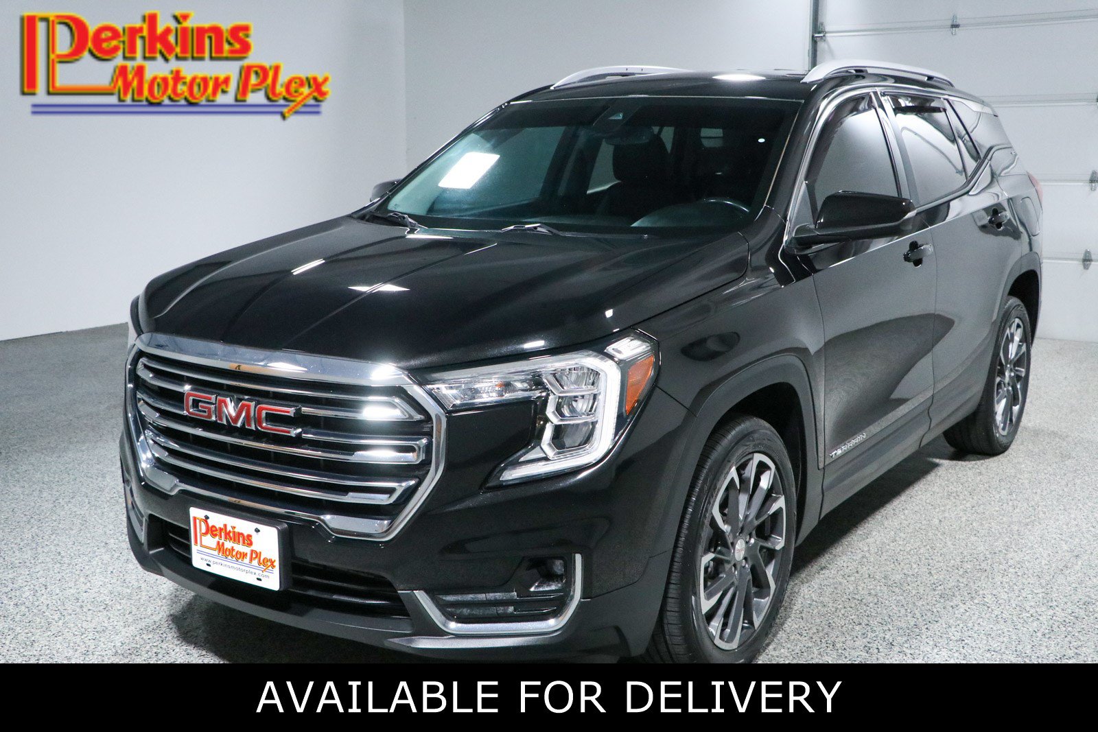 Used 2022 GMC Terrain SLT w/ LPO, Floor Liner Package AWD/4WD image 1