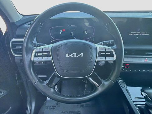 Used 2025 Kia Telluride S AWD/4WD image 18