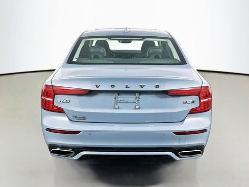 Used 2022 Volvo S60 B5 Momentum image 6