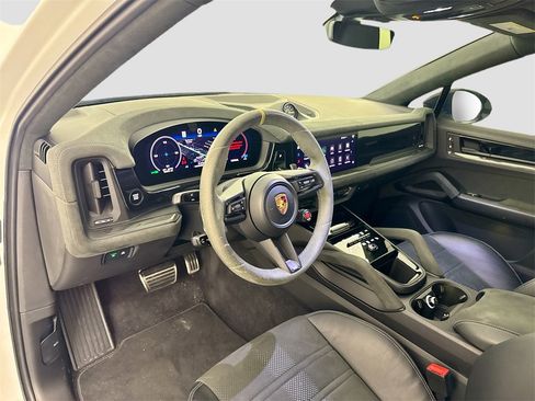 Used 2024 Porsche Cayenne Turbo GT image 9