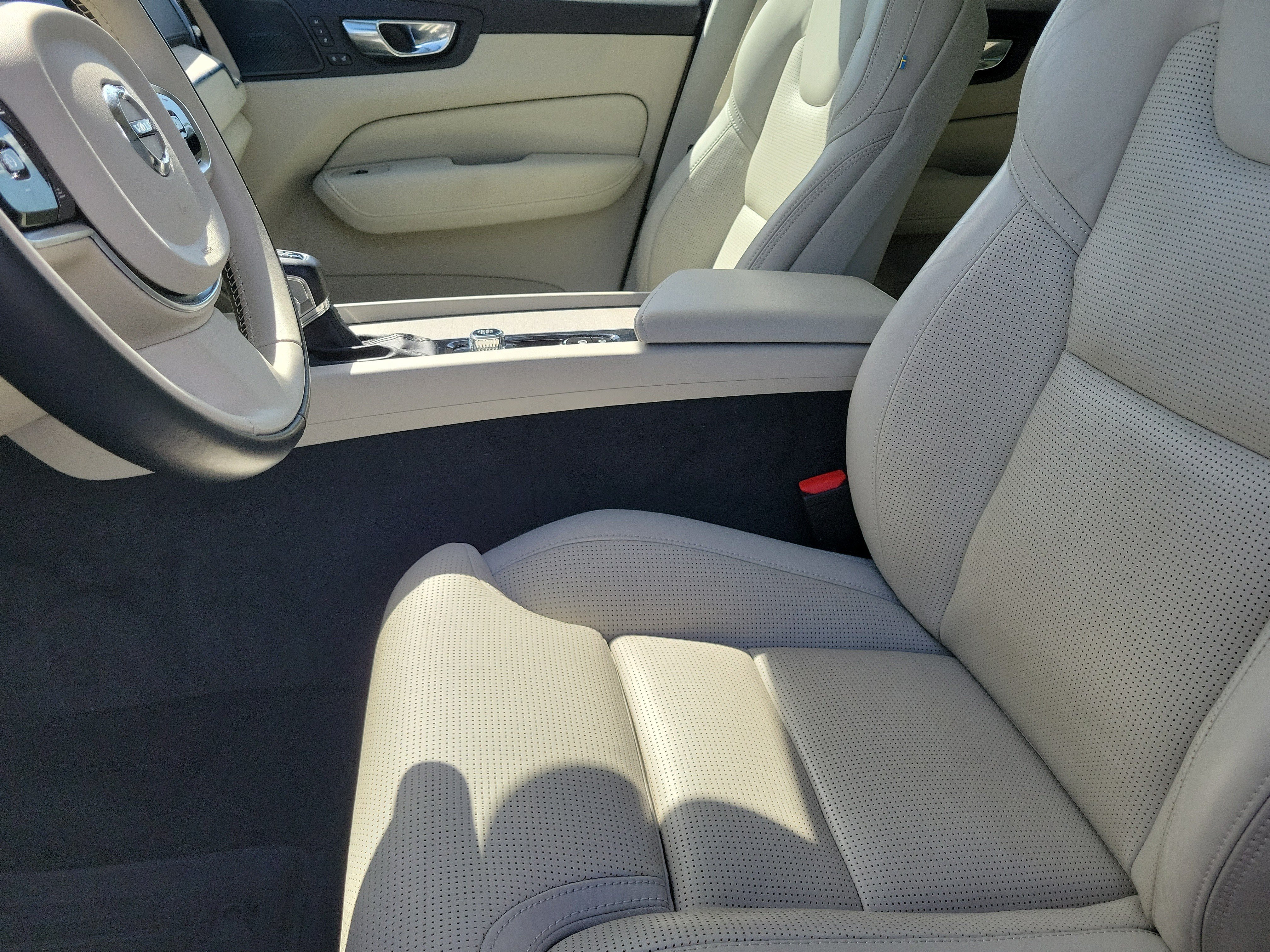 Used 2021 Volvo XC60 T5 Inscription w/ Protection Package Premier FWD image 18