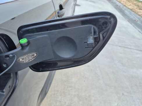 Used 2007 BMW M6 Convertible image 27