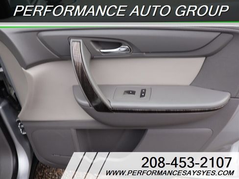 Used 2013 GMC Acadia SLT image 12