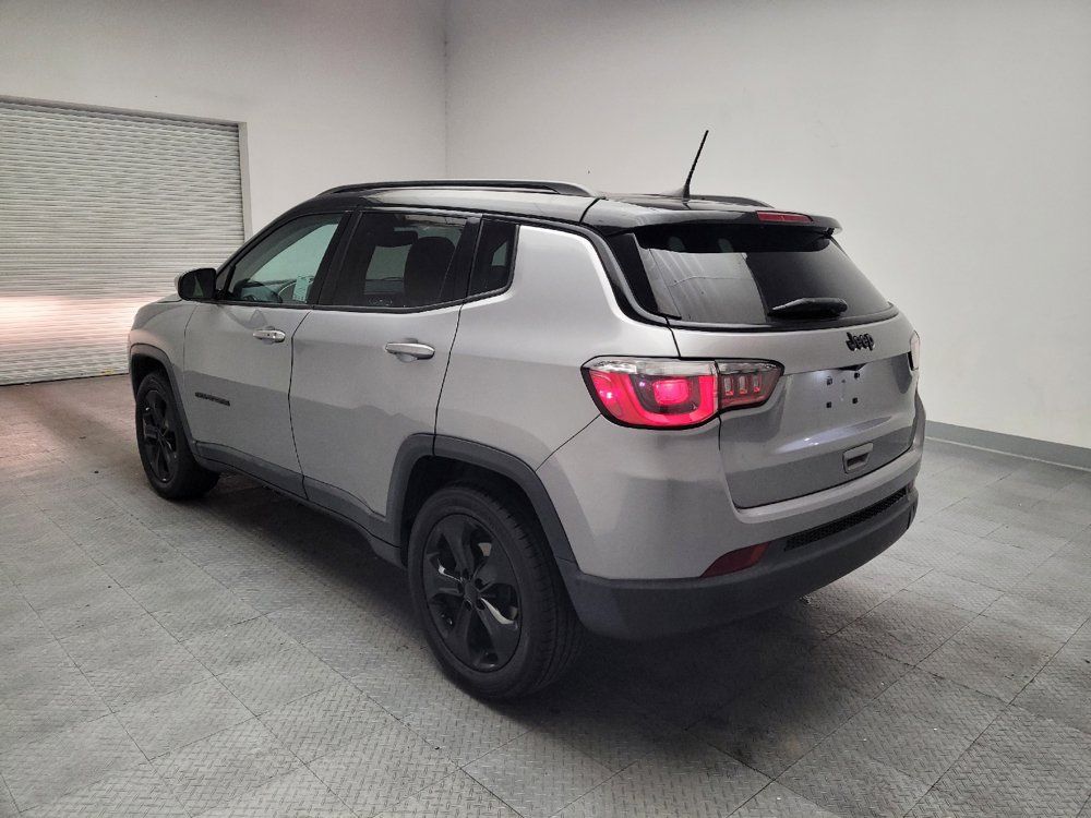 Used 2018 Jeep Compass Latitude w/ Popular Equipment Group FWD image 5