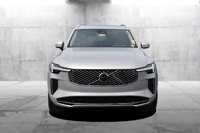 Used 2025 Volvo XC90 B6 Plus AWD/4WD image 4