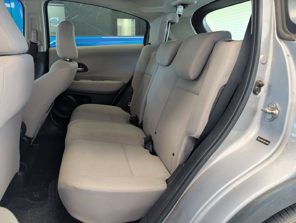 Used 2018 Honda HR-V LX image 29