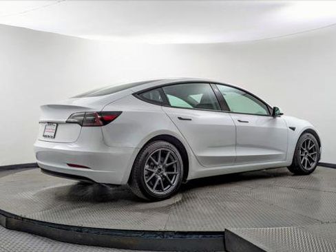 Used 2023 Tesla Model 3 Standard Range image 7