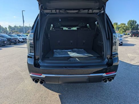 New 2026 Chevrolet Suburban Premier AWD/4WD image 35