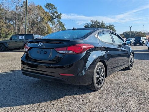 Used 2016 Hyundai Elantra SE image 10