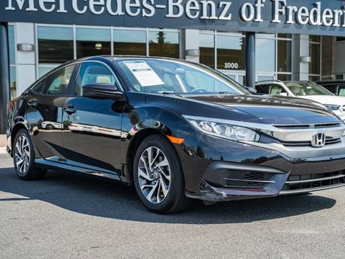 Used 2018 Honda Civic EX image 1
