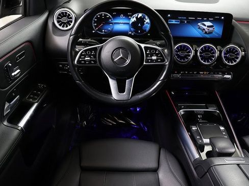 Used 2023 Mercedes-Benz GLA 250 4MATIC image 3