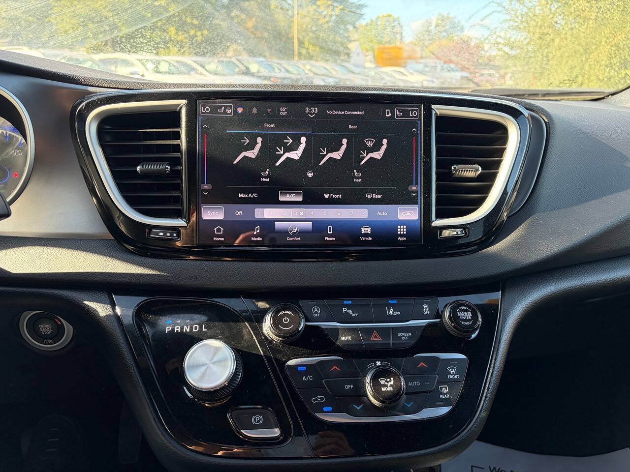 Used 2025 Chrysler Pacifica Select FWD image 13