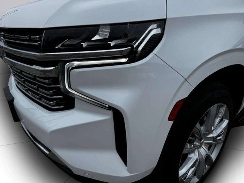 Used 2021 Chevrolet Suburban Premier w/ Premium Package image 12