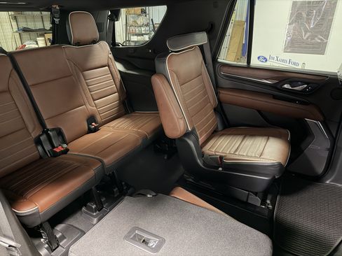 Used 2023 GMC Yukon Denali Ultimate image 31