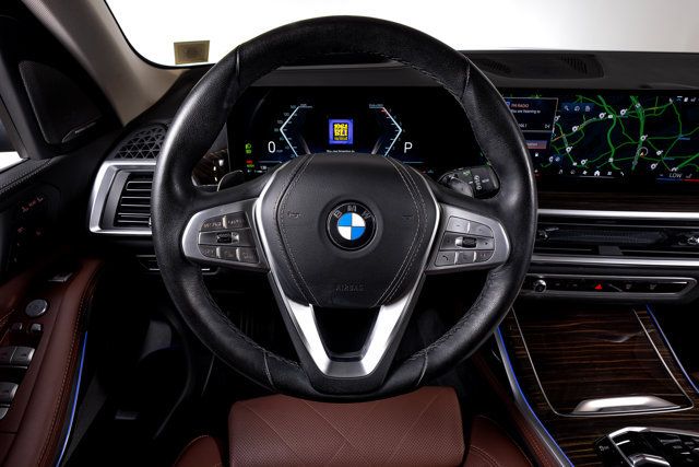 Used 2024 BMW X7 xDrive40i w/ Premium Package AWD/4WD image 37