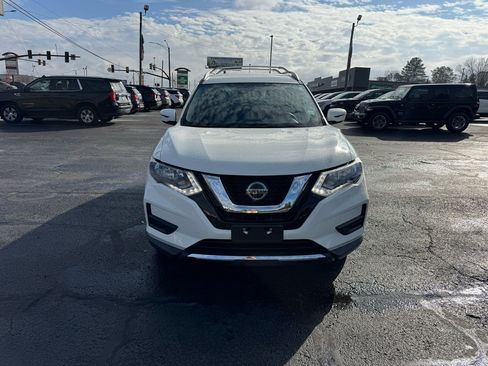 Used 2019 Nissan Rogue SV image 3