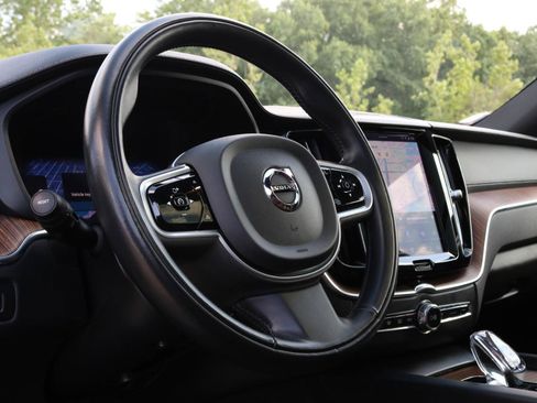 Used 2022 Volvo XC60 B5 Inscription w/ Climate Package AWD/4WD image 4