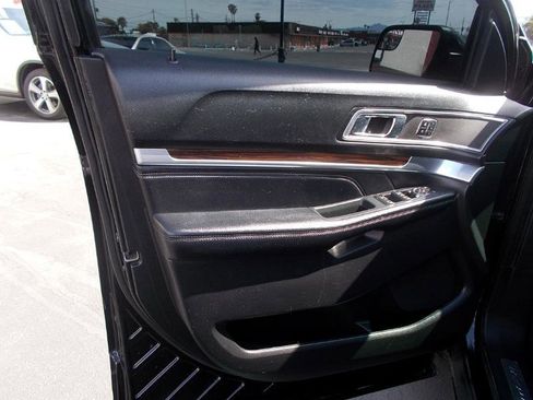 Used 2017 Ford Explorer Limited image 17