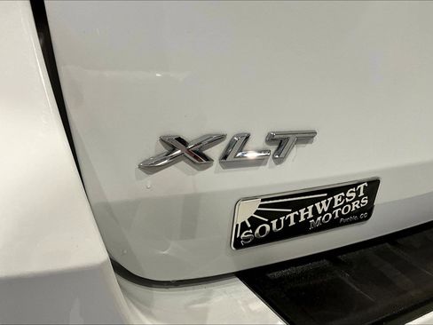 Used 2022 Ford Explorer XLT AWD/4WD image 24