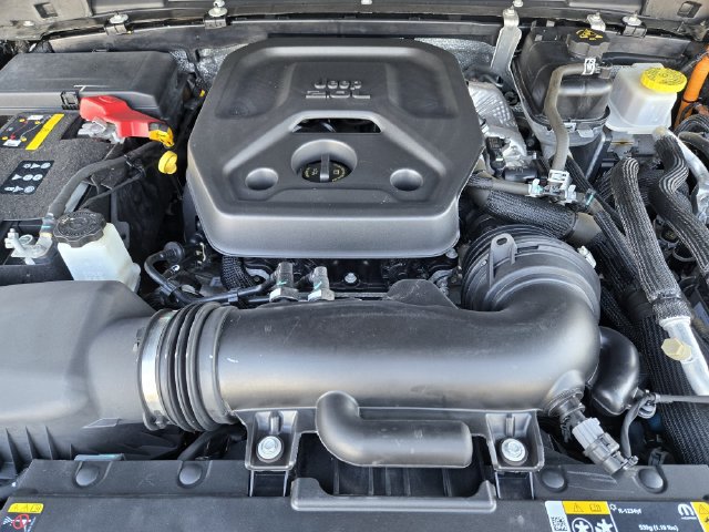 Used 2024 Jeep Wrangler Unlimited AWD/4WD image 32