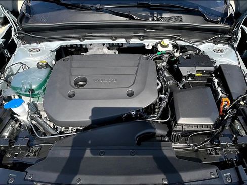 New 2026 Volvo XC40 B4 Plus w/ Protection Package Premier image 24